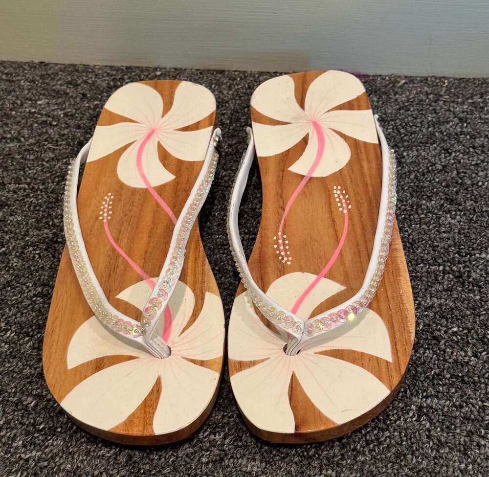 Woodies Floral Print Sequined Flip Flop Sandals sz 8
